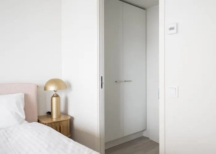 Nordic Grand - 3bdr - Sauna - Free Parking Apartment